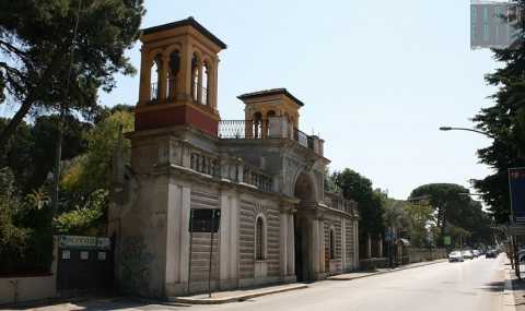 Bari, due passi in via Amendola: alla scoperta di ville magnificenti e nascoste